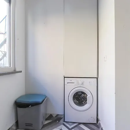 Grand Almirante By Homing Apartmán